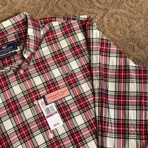 VINEYARD VINES button down shirt